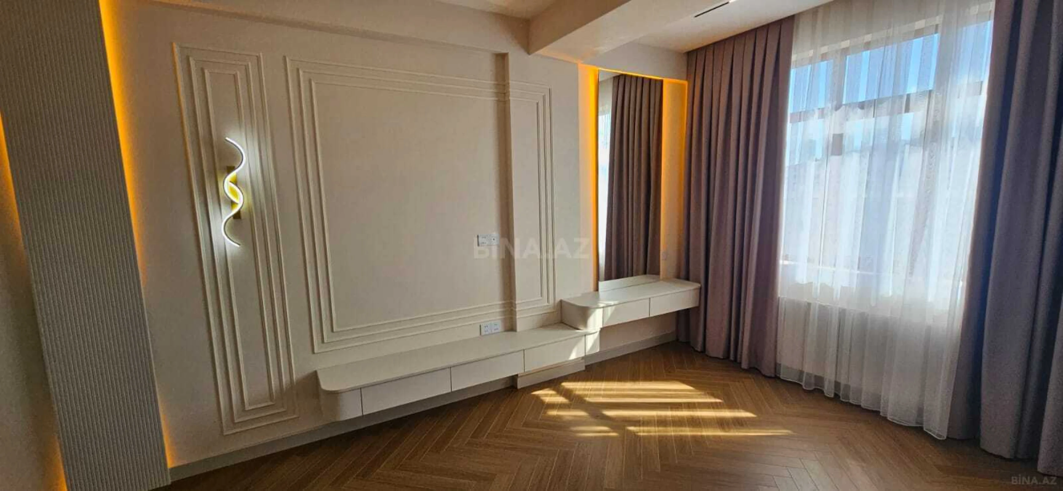 Satılır 3 otaqlı mənzil 113 m²