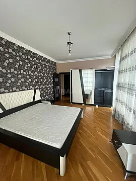 Kirayə verilir 3 otaqlı mənzil 132 m² — Bakı 3 otaq 132.00 m²