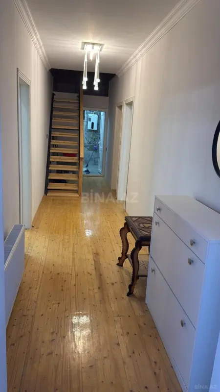 Kirayə verilir 5 otaqlı həyət evi 230 m²