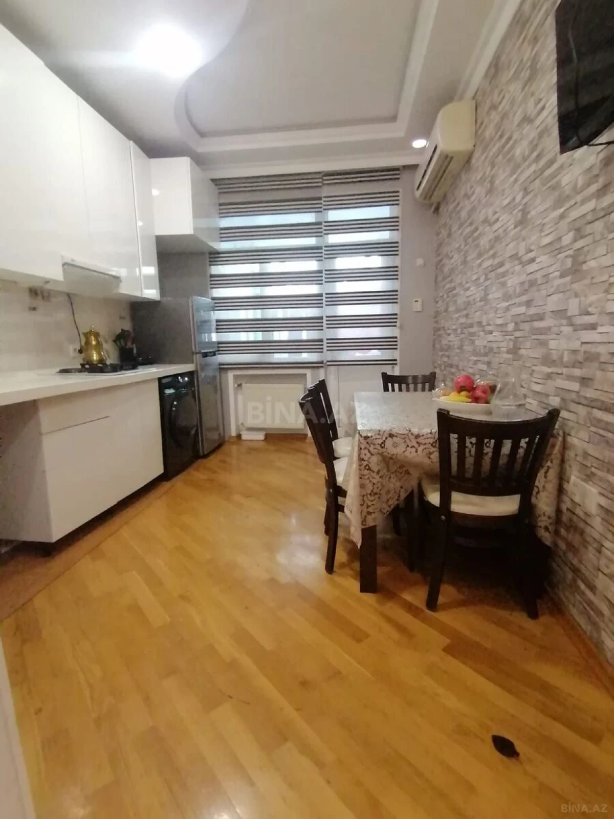 Satılır 3 otaqlı mənzil 140 m²