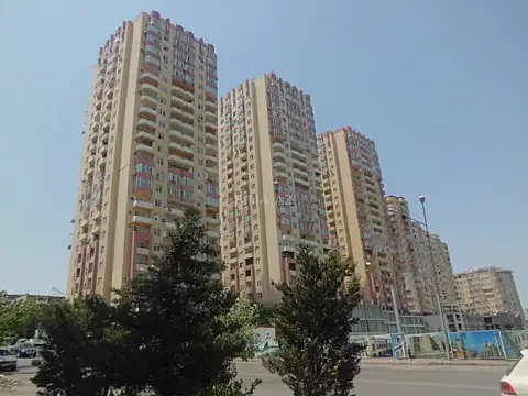 Satılır 4 otaqlı mənzil 145 m² — Bakı, İnşaatçılar 4 otaq 145.00 m²