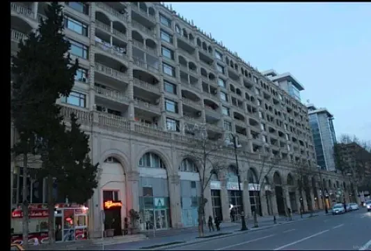 Kirayə verilir 3 otaqlı mənzil 110 m² — Bakı, Sahil qəs. 3 otaq 110.00 m²
