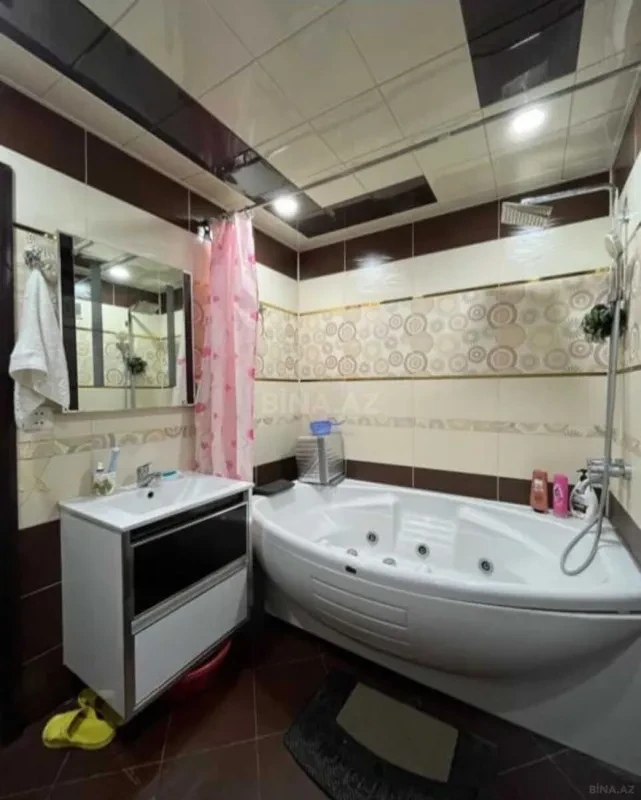 Satılır 3 otaqlı mənzil 105 m²