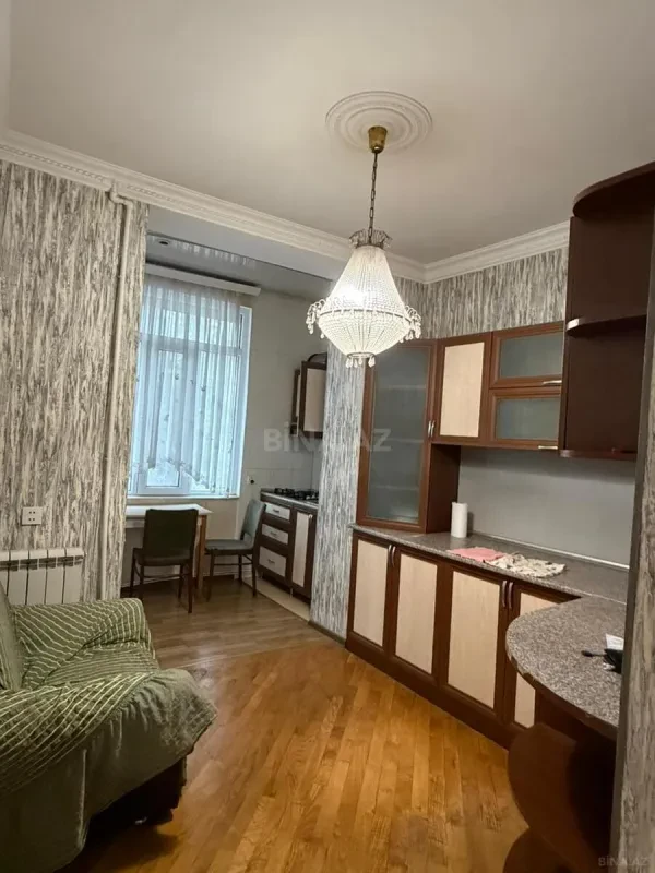 Kirayə verilir 3 otaqlı mənzil 120 m²