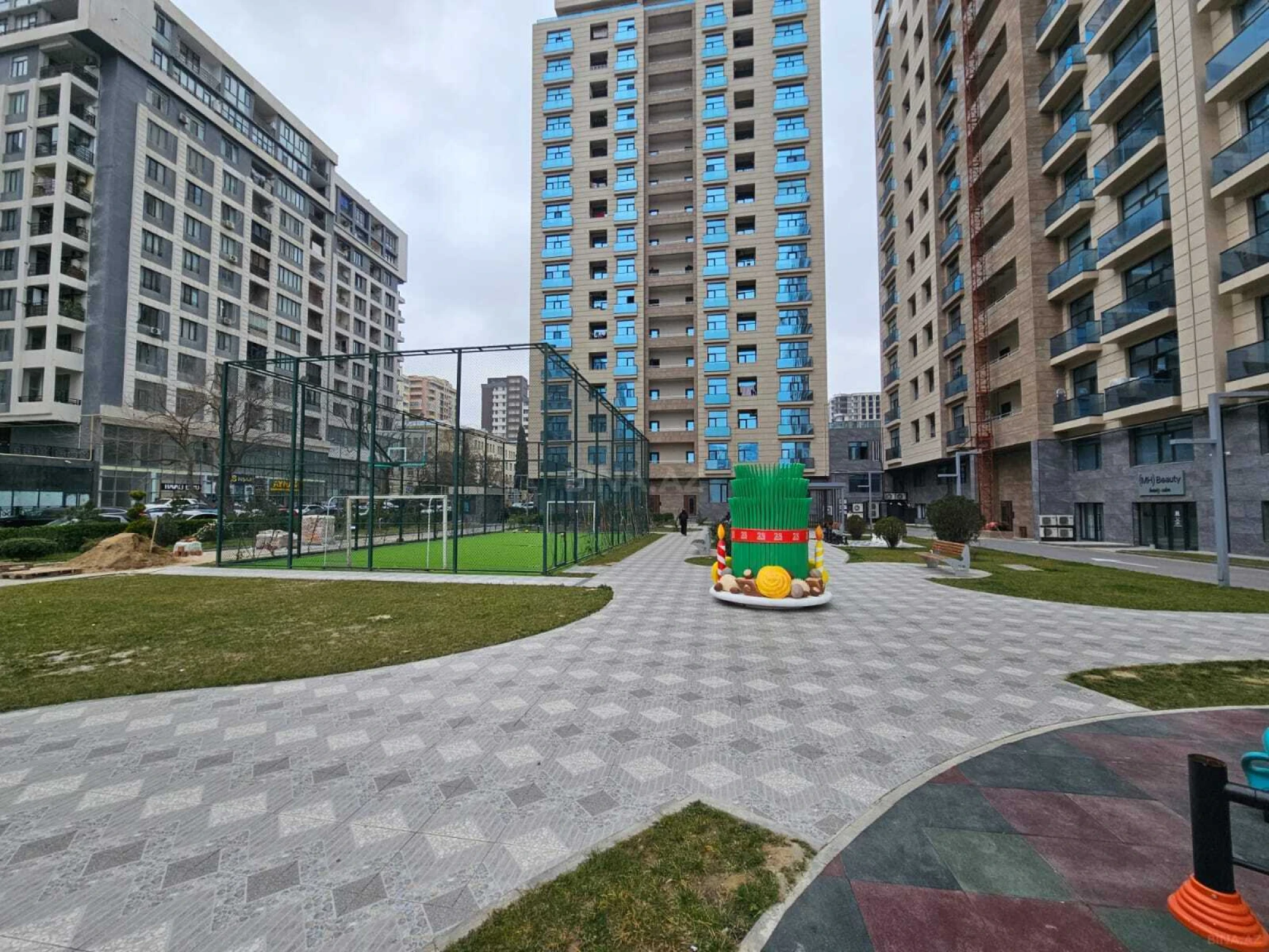 Kirayə verilir 2 otaqlı mənzil 72 m²