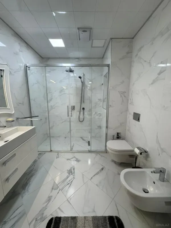 Kirayə verilir 3 otaqlı mənzil 140 m²