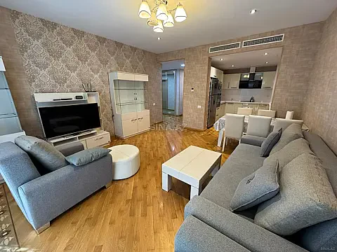 Kirayə verilir 3 otaqlı mənzil 140 m²