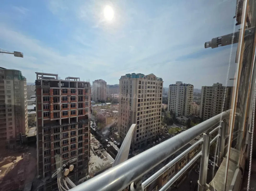 Kirayə verilir 3 otaqlı mənzil 125 m²