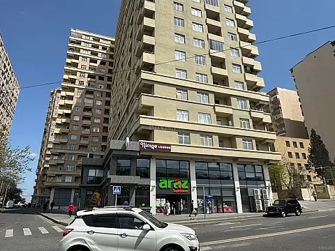 Satılır 3 otaqlı mənzil 134 m² — Bakı 3 otaq 134.00 m²