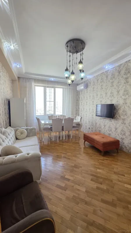 Kirayə verilir 2 otaqlı mənzil 75 m²