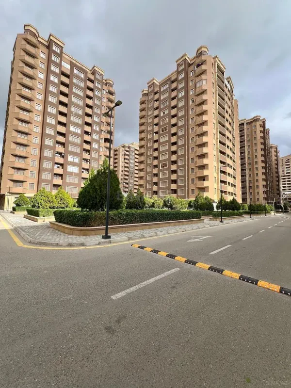 Satılır 3 otaqlı mənzil 108 m²