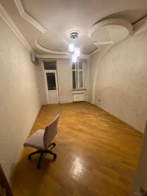 Kirayə verilir 3 otaqlı mənzil 120 m²