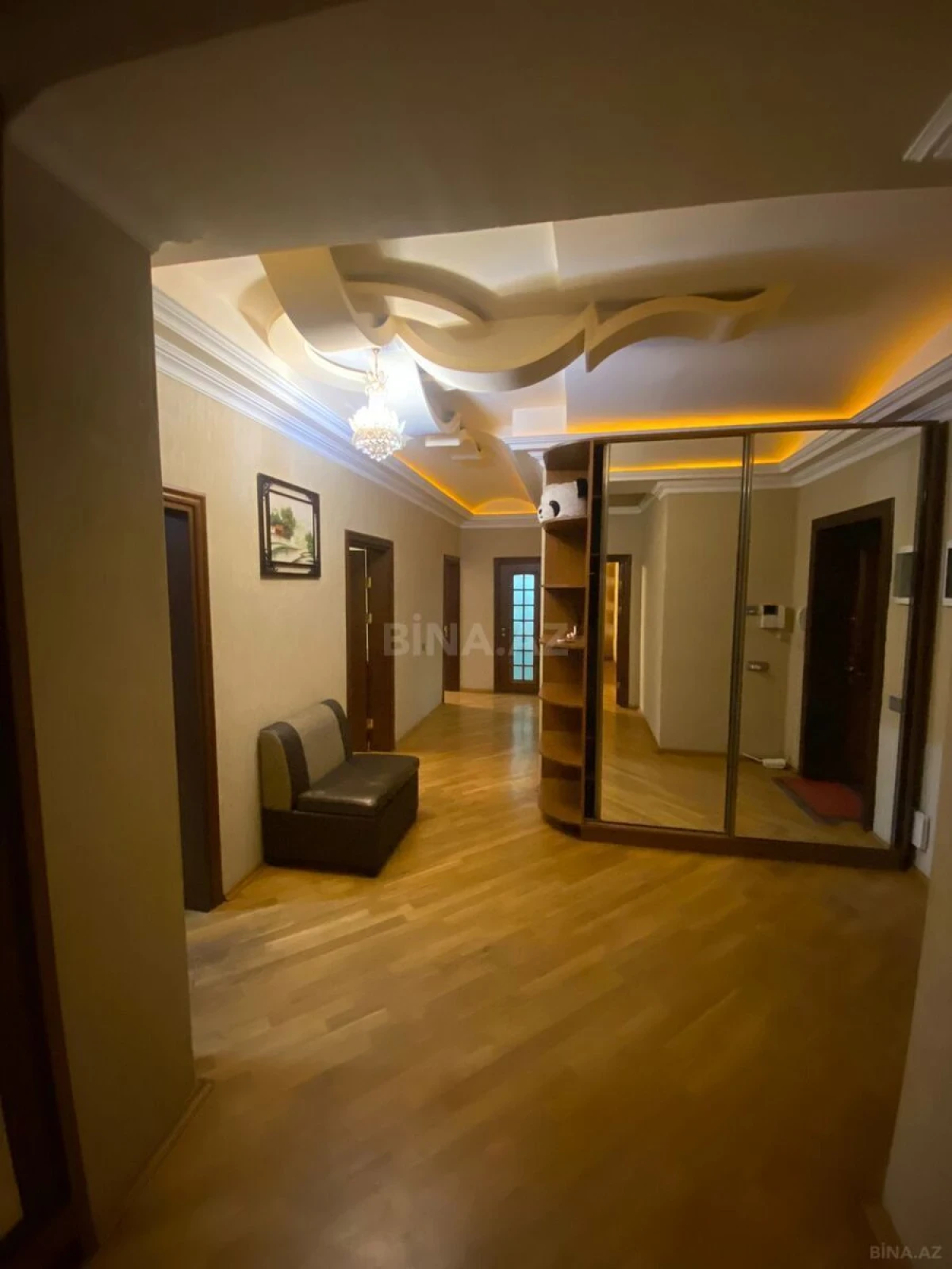 Kirayə verilir 3 otaqlı mənzil 120 m²