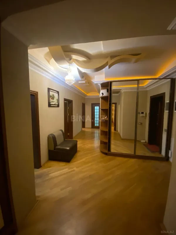Kirayə verilir 3 otaqlı mənzil 120 m²