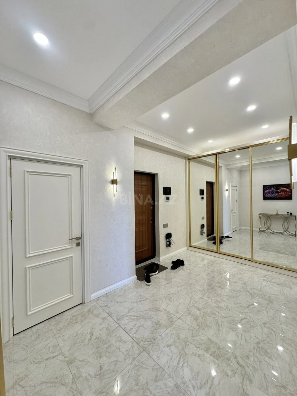 Kirayə verilir 3 otaqlı mənzil 100 m²