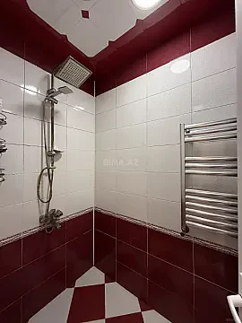 Satılır 5 otaqlı həyət evi 300 m²