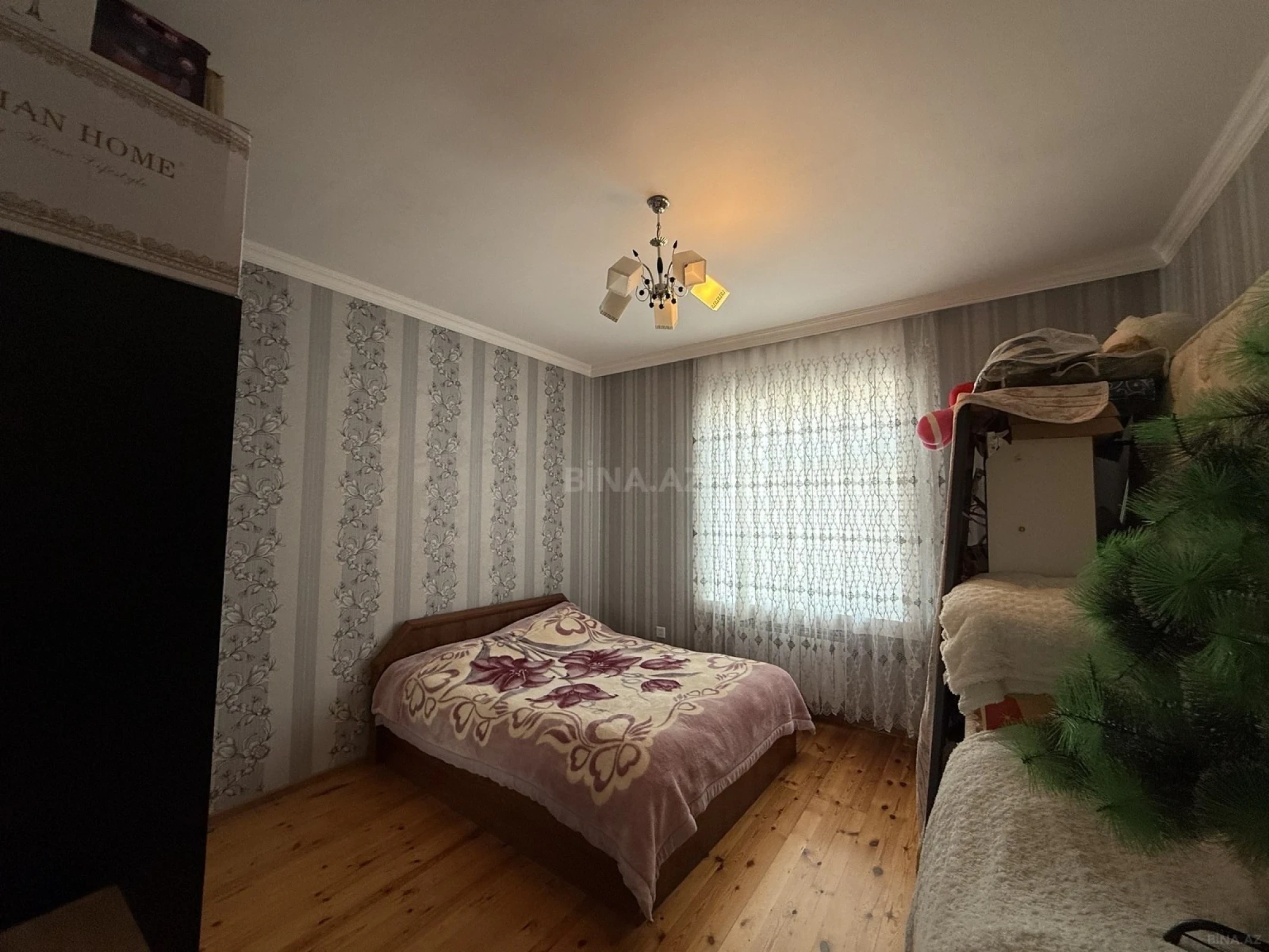 Satılır 5 otaqlı həyət evi 300 m²