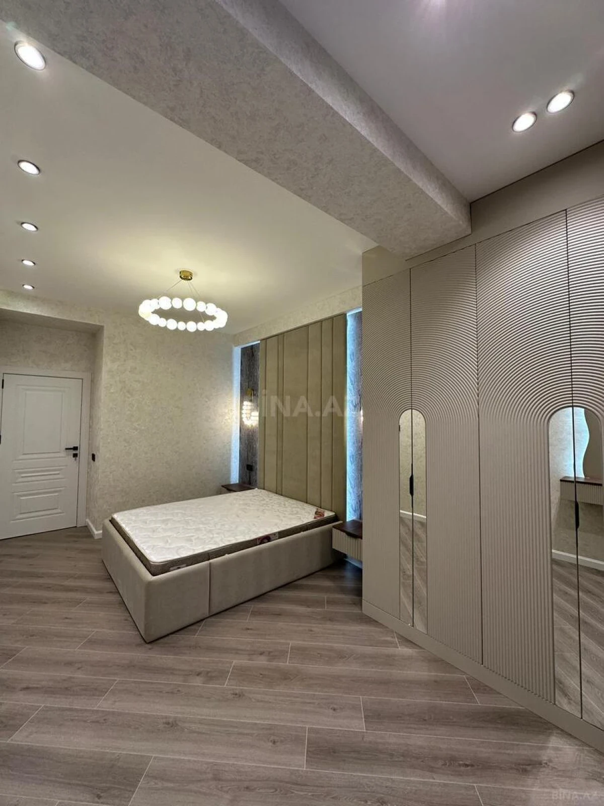 Satılır 3 otaqlı mənzil 91 m²