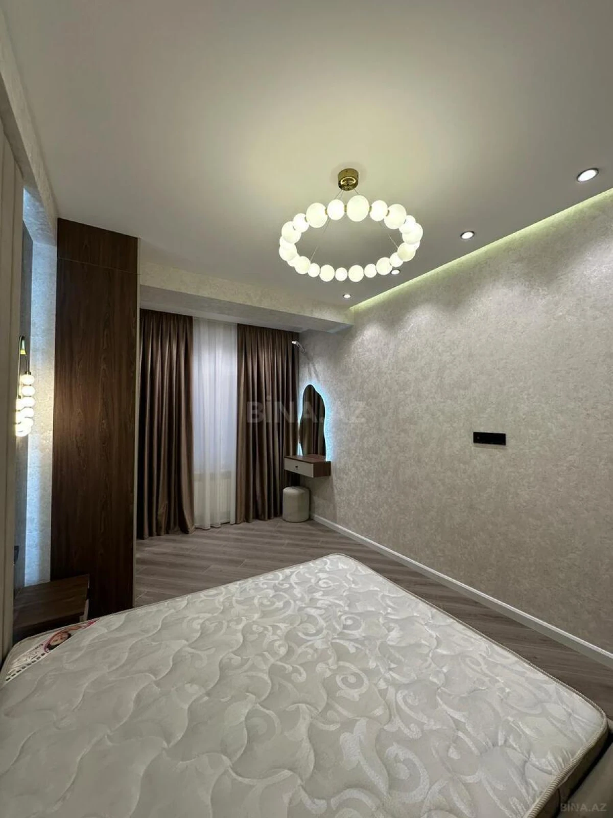 Satılır 3 otaqlı mənzil 91 m²