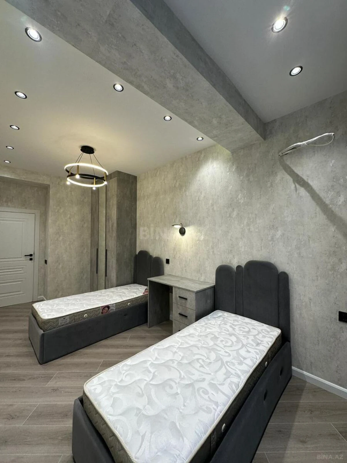 Satılır 3 otaqlı mənzil 91 m²