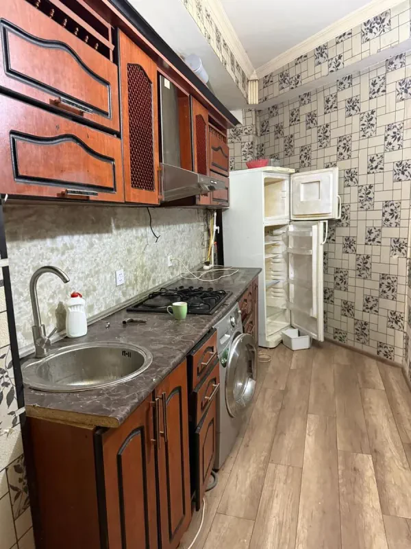 Kirayə verilir 2 otaqlı mənzil 75 m²