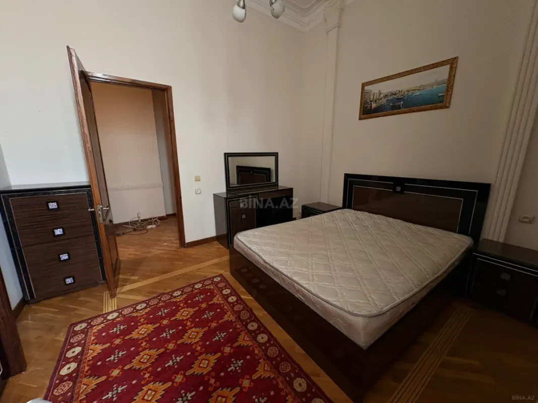 Kirayə verilir 5 otaqlı mənzil 142 m²