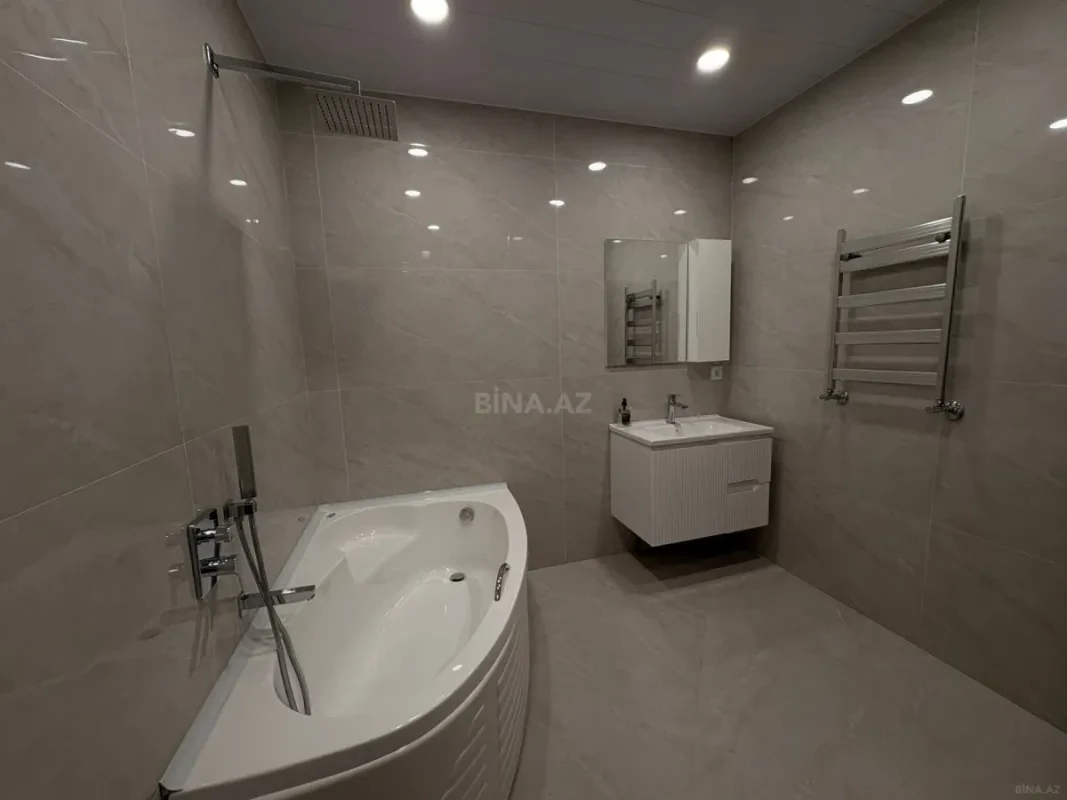 Kirayə verilir 5 otaqlı mənzil 142 m²