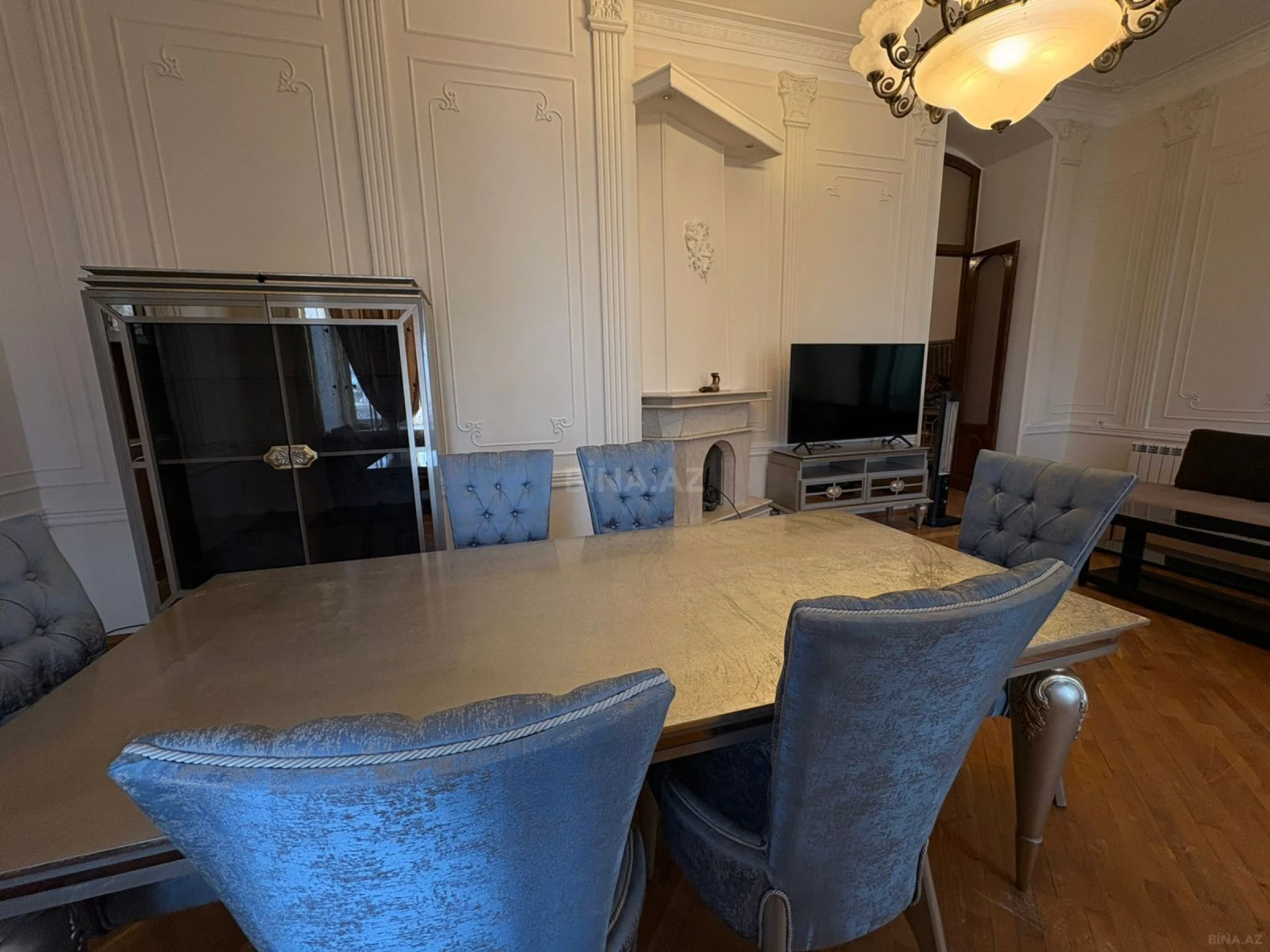 Kirayə verilir 5 otaqlı mənzil 142 m²