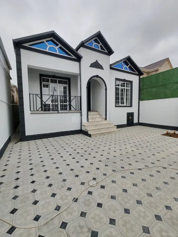 Satılır 4 otaqlı həyət evi 125 m²