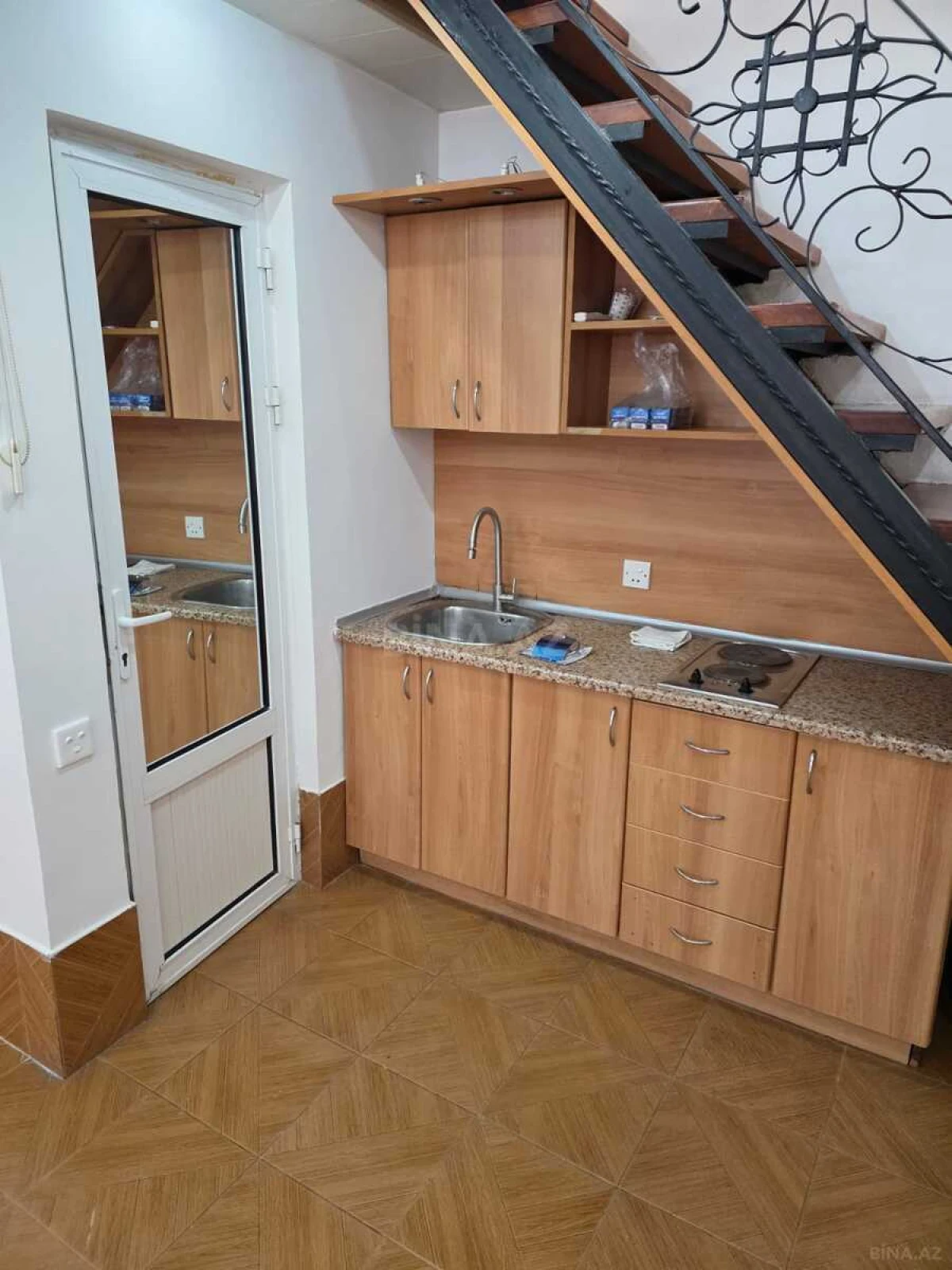 Kirayə verilir 2 otaqlı ofis 60 m²