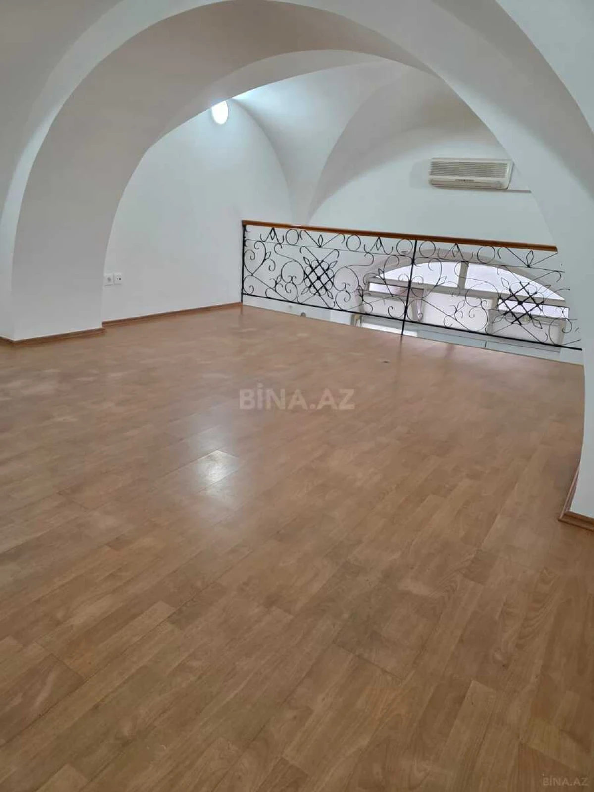 Kirayə verilir 2 otaqlı ofis 60 m²