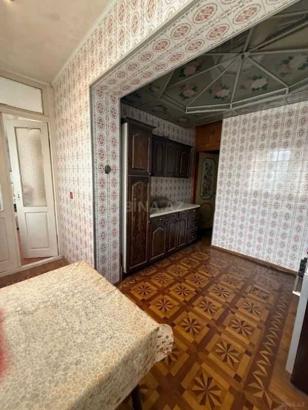 Satılır 5 otaqlı mənzil 120 m²