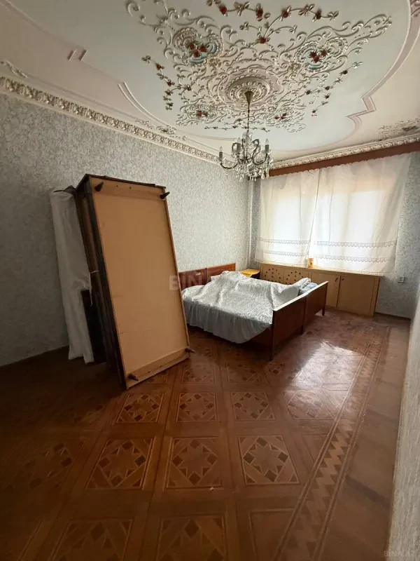 Satılır 5 otaqlı mənzil 120 m²
