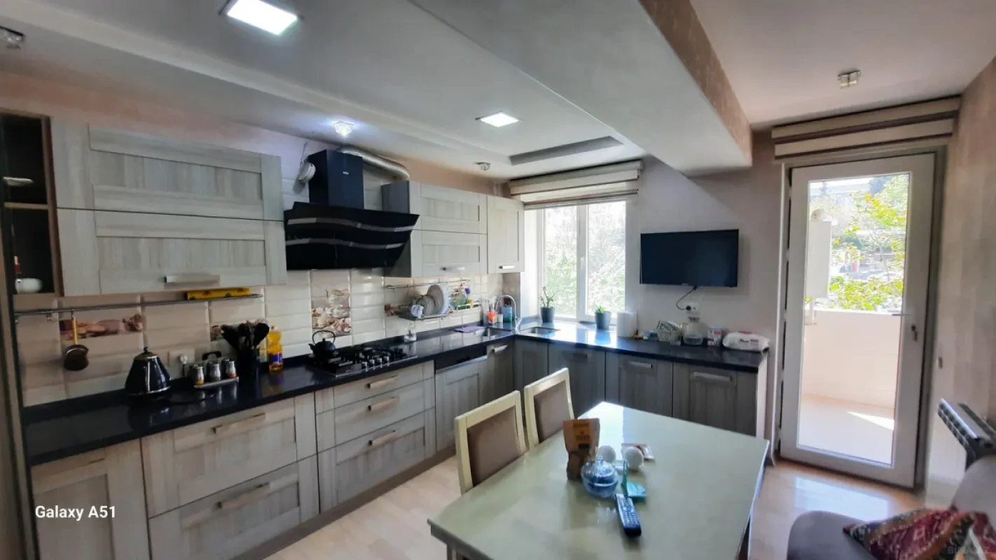 Satılır 3 otaqlı mənzil 100 m²