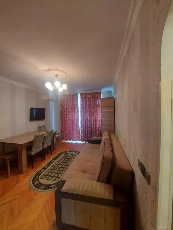 Kirayə verilir 2 otaqlı mənzil 65 m²