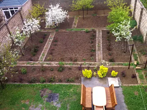 Satılır 7 otaqlı həyət evi 320 m²