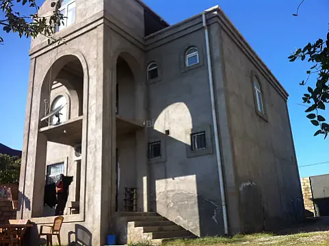 Satılır 7 otaqlı həyət evi 320 m²