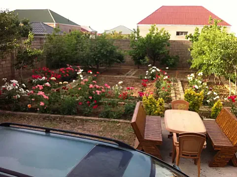 Satılır 7 otaqlı həyət evi 320 m²