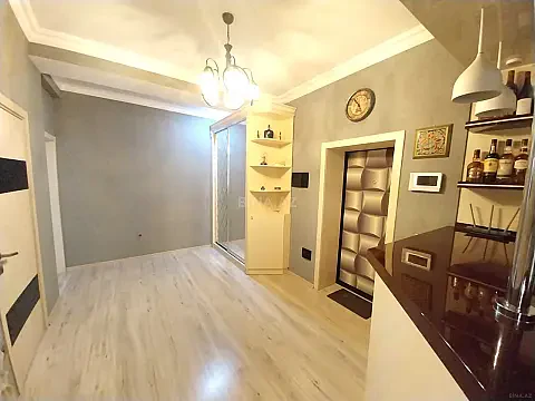 Satılır 3 otaqlı mənzil 103 m²