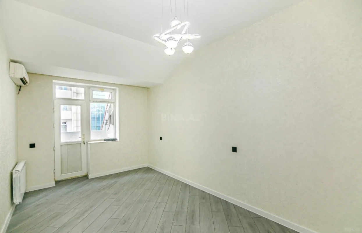 Satılır 3 otaqlı mənzil 120 m²