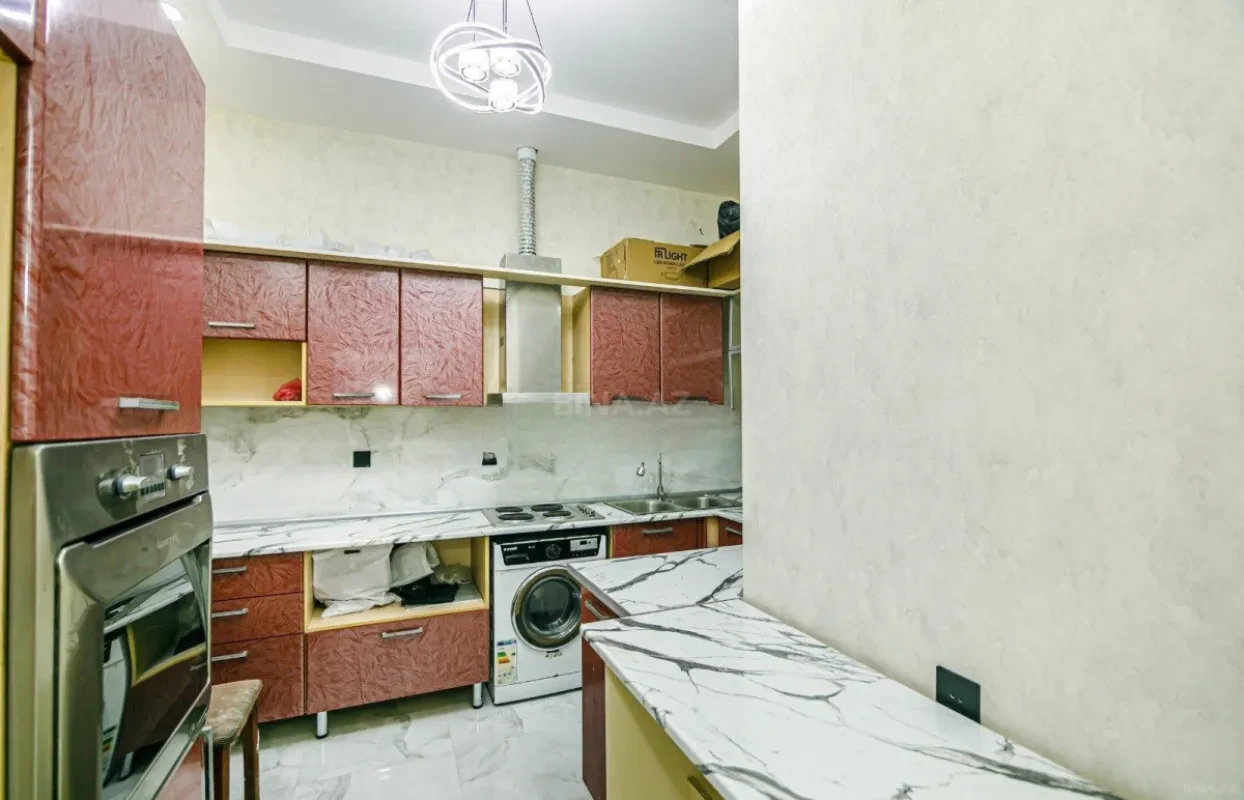 Satılır 3 otaqlı mənzil 120 m²