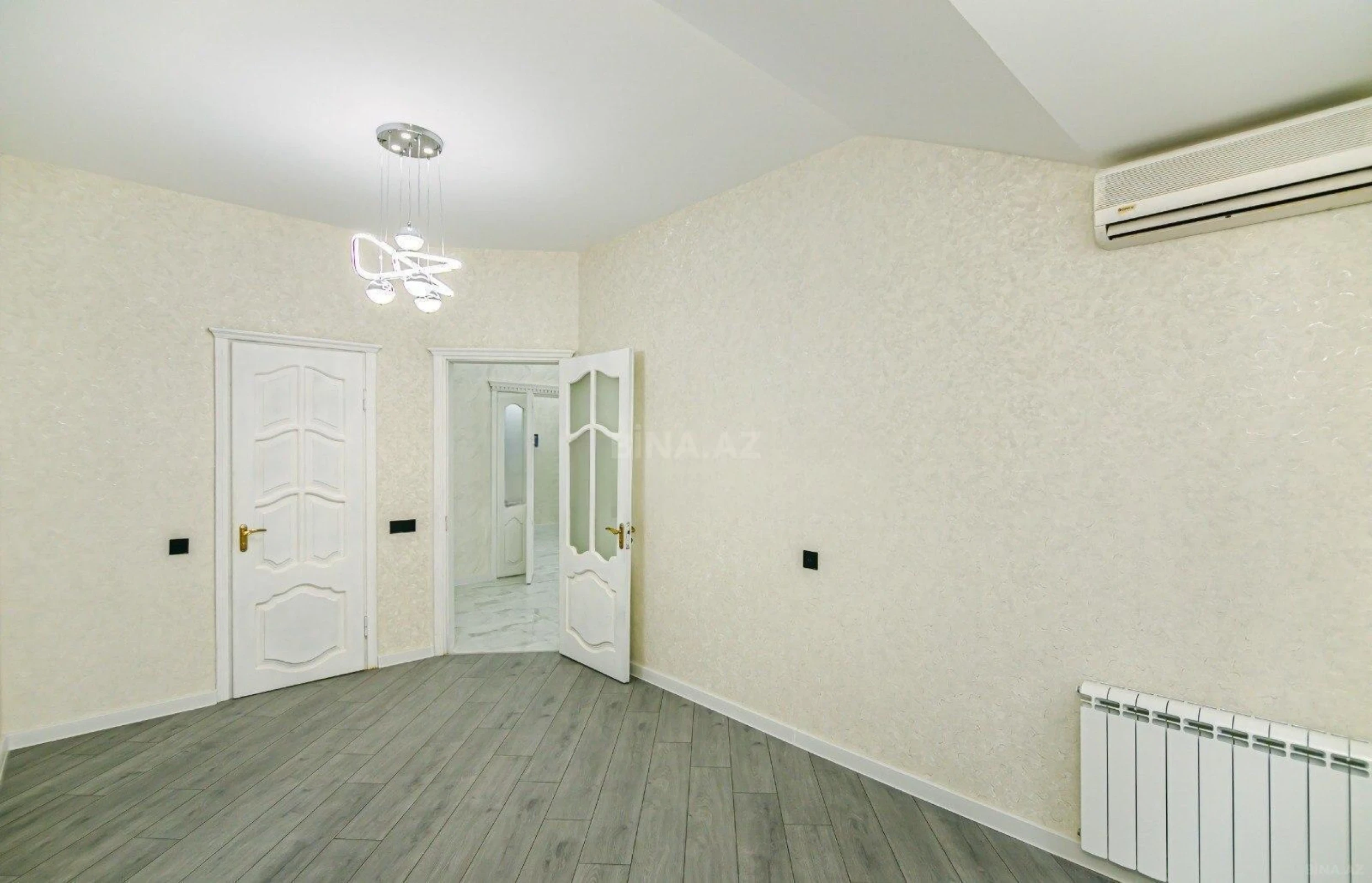 Satılır 3 otaqlı mənzil 120 m²