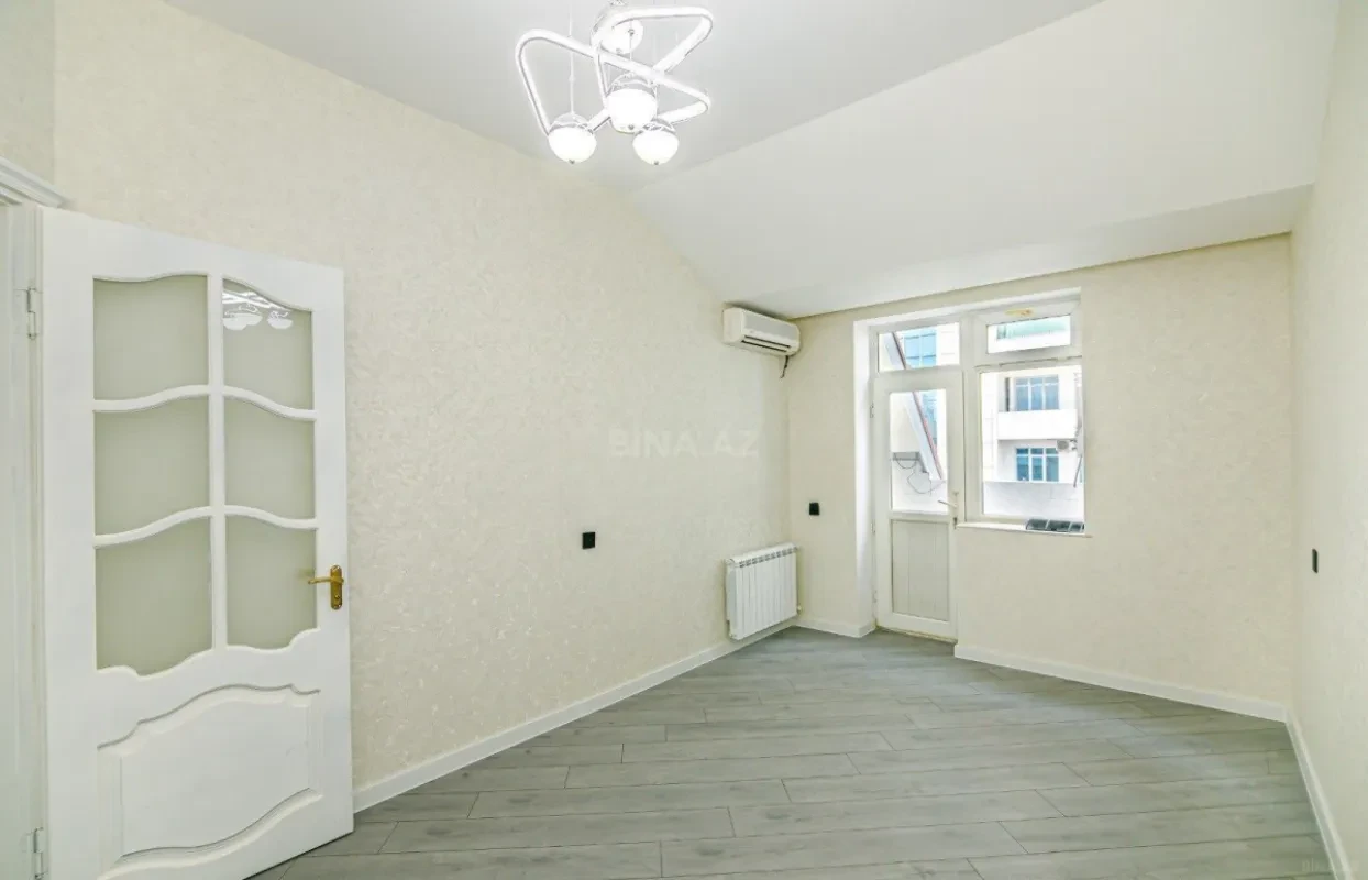 Satılır 3 otaqlı mənzil 120 m²