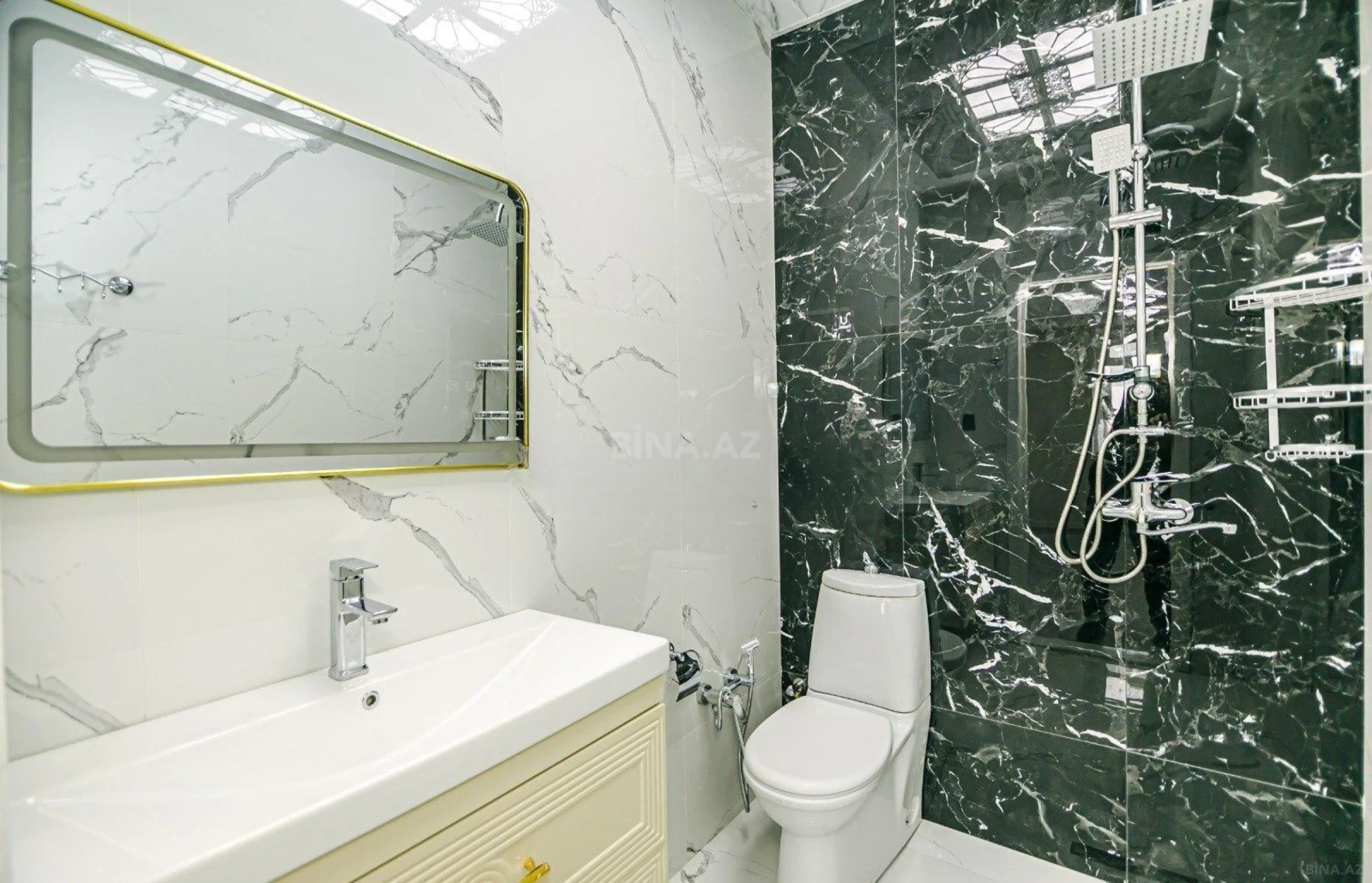 Satılır 3 otaqlı mənzil 120 m²