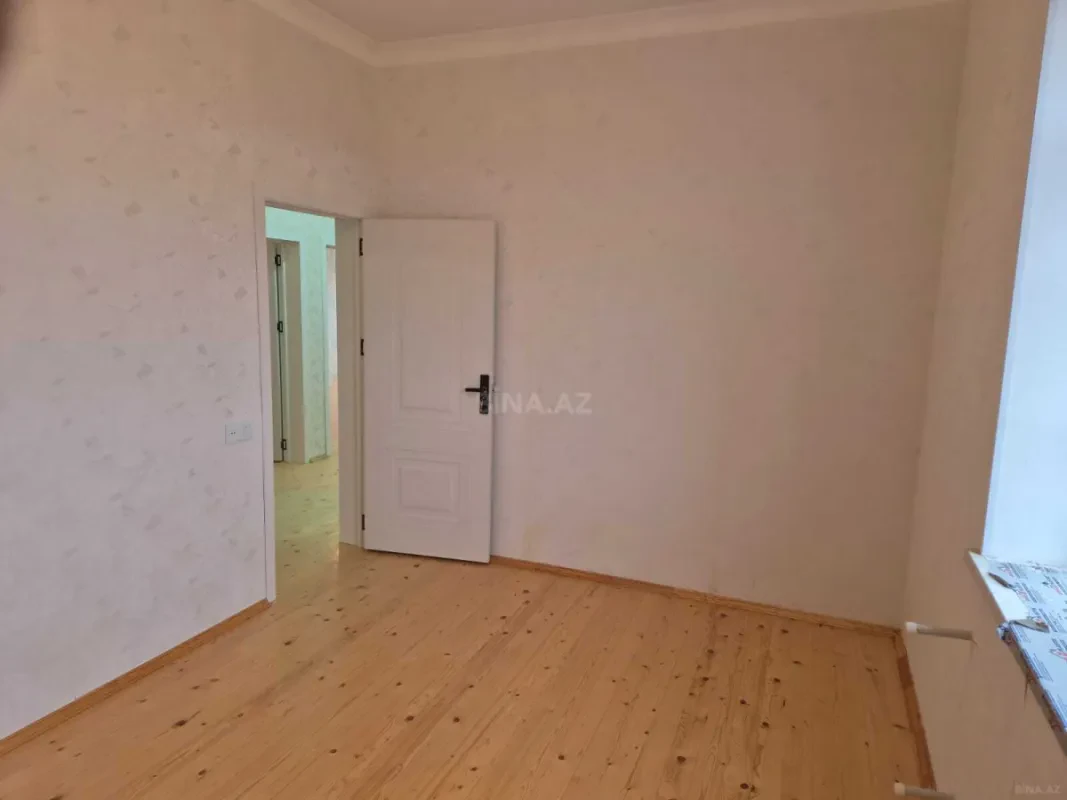 Satılır 4 otaqlı həyət evi 1.5 m²
