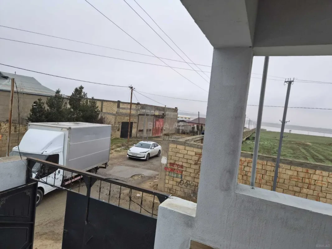 Satılır 4 otaqlı həyət evi 1.5 m²