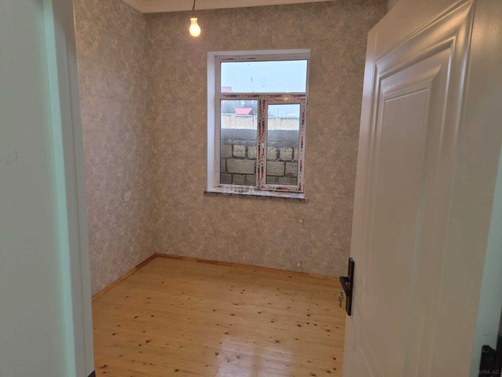 Satılır 4 otaqlı həyət evi 1.5 m²