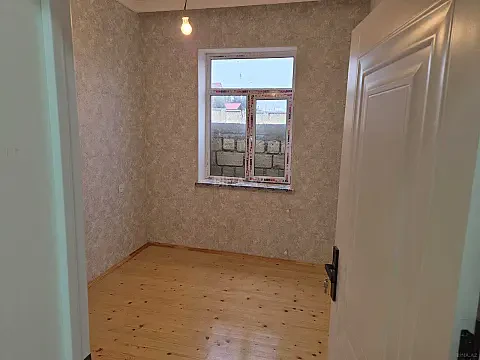 Satılır 4 otaqlı həyət evi 1.5 m²