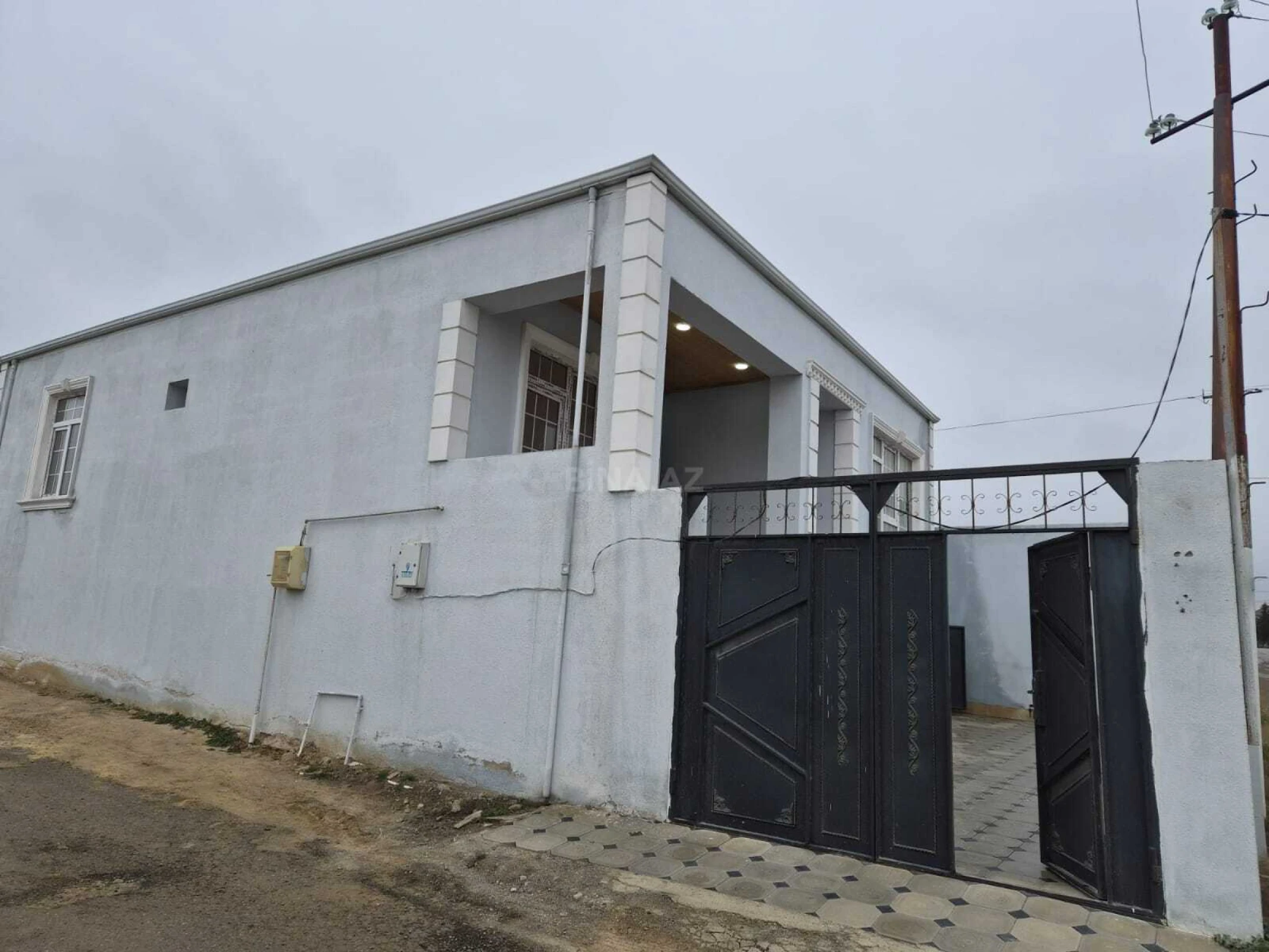 Satılır 4 otaqlı həyət evi 1.5 m²