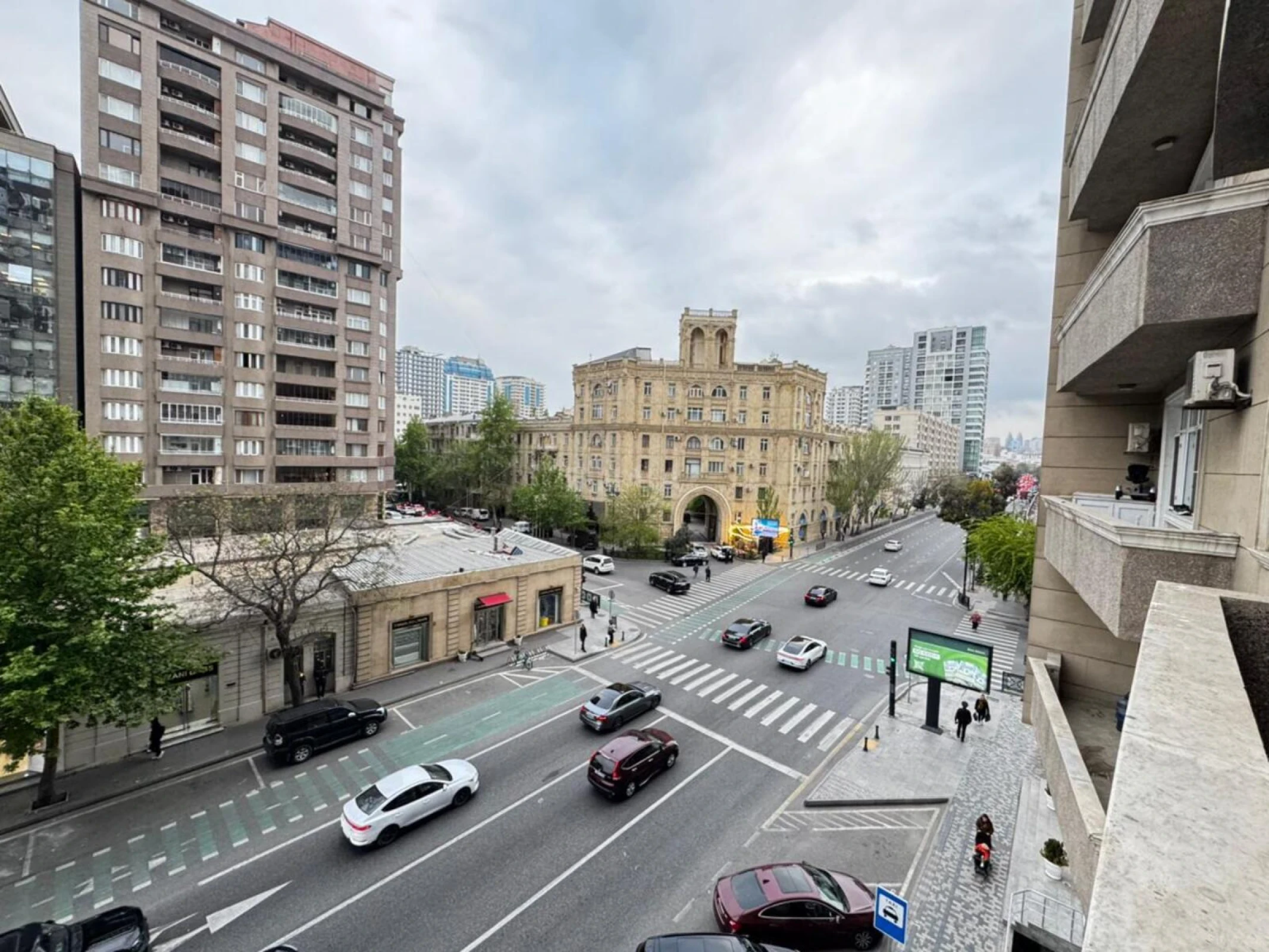 Kirayə verilir 3 otaqlı mənzil 135 m²